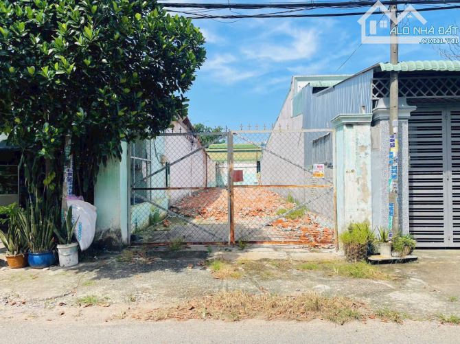 CẦN TIỀN GẤP NÊN BÁN NHANH LÔ ĐẤT 151M2 GIÁ 520TR ĐƯỜNG ĐÌNH KIẾP TRUNG TÂM TT CỦ CHI