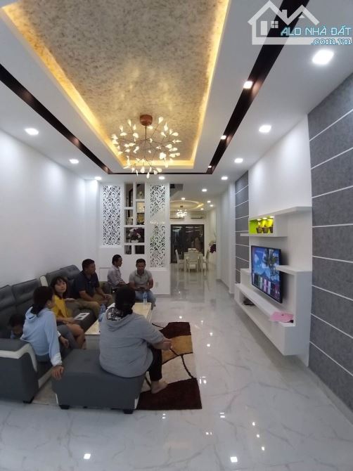 Bán nhà hẻm xe Hoàng Hoa Thám giáp Phú Nhuận 4x19 nhà 4 tầng mới dọn vào ở ngay giá 9 tỷ