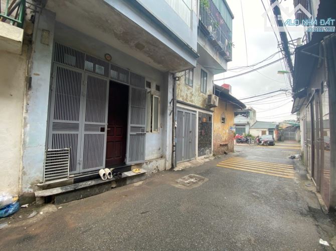 Bán nhà Hoàng Tăng Bí, 4 tầng, ngõ nông ô tô tránh trước nhà giá 5,85 tỷ