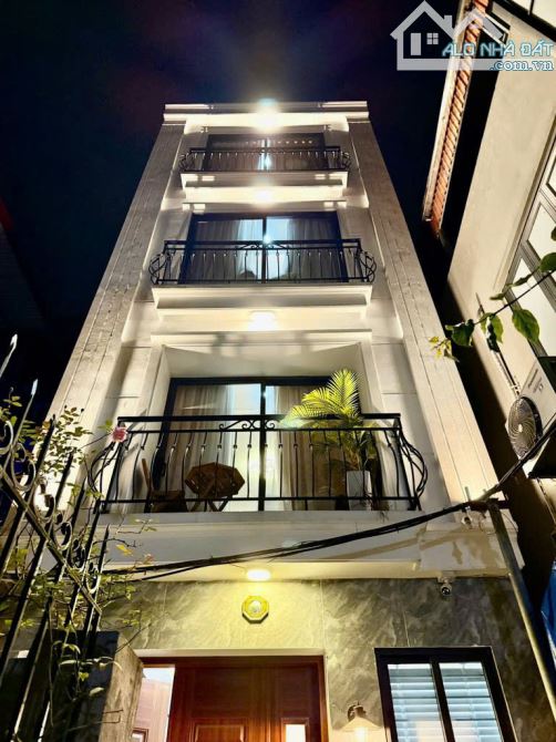 BÁN NHÀ LAI XÁ DIỆN TÍCH 40M2 4 TẦNG GIÁ 4 TY MỐT THƯỢNG LƯỢNG MẠNH ,ALO E ĐÔNG