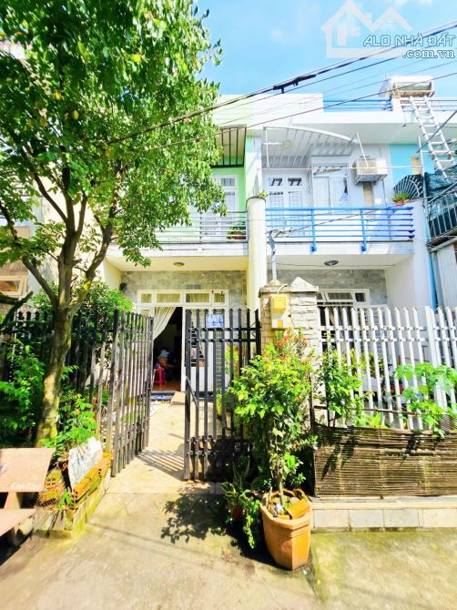Bán nhà giá rẻ hẻm xe hơi, 85m2 - 2 tầng - gần UBND Phường Long Trường, Q9