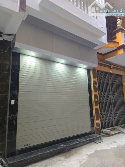 Bán nhà rẻ nhất đông la diện tích 30m2. Xây 4,5 tầng gần trường học các cấp giá 3x tỷ