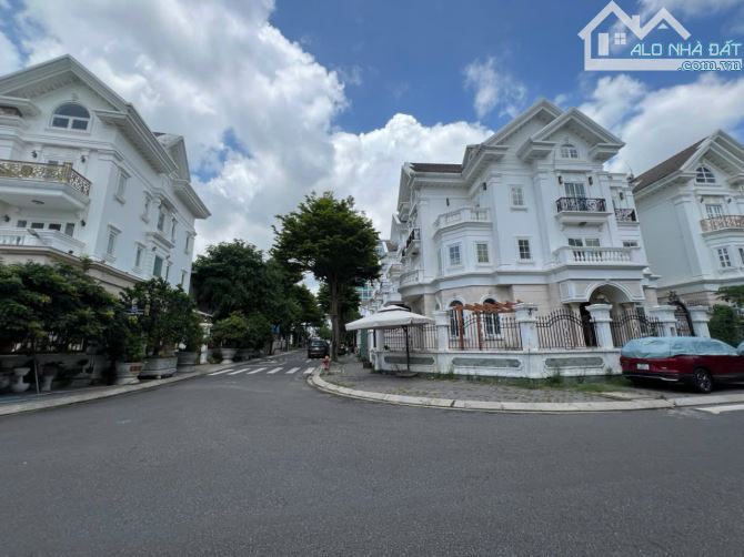 BÁN BIỆT THỰ ĐƠN LẬP 2MT ĐƯỜNG SỐ 8 City Land - DT: 15x20m, CN: 300m2, H+4T - 80 tỷ TL