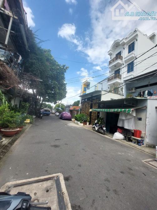 Dãy trọ 8 phòng khu K82 Tô Ký, 6x25m, giá 8.8 tỷ thương lượng