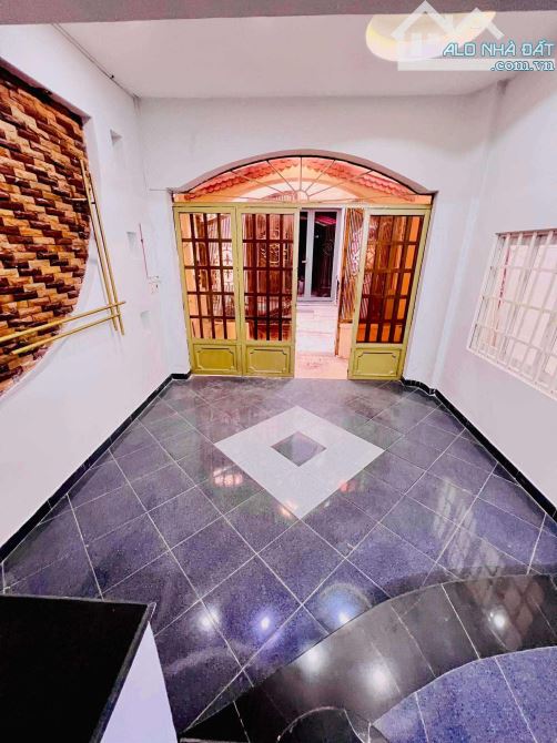 SÁT MẶT TIỀN TÂY THẠNH TÂN PHÚ- HẺM XE HƠI- NHÀ ĐÚC THẬT 3 PN- 53M2 (5.3x10). CHỈ HƠN 5 TỶ