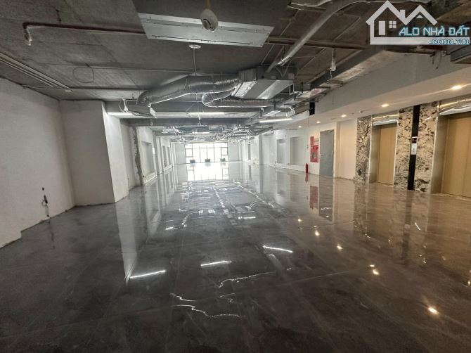 Bán nhà Phố Huế, DT 170m x 11 tầng, mặt tiền 11m, gara ô tô, 120 tỷ đồng