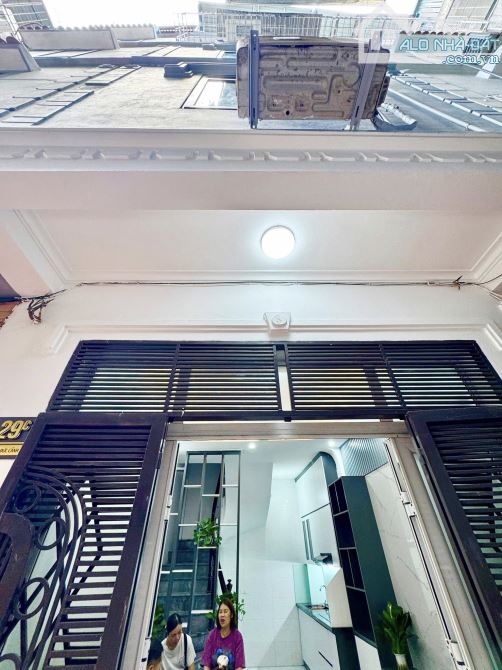 Bán Gấp Nhà Phố Trương Định 27M x 5T, MT: 3,5M.15M ô tô, full nội thất
