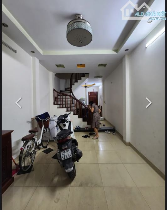 Cầu Giấy ,Hoàng Quốc Việt 42m x5t mt 3.6m 15 ty  * Nhà đẹp, Hoàng Quốc Việt thông bàn cờ,