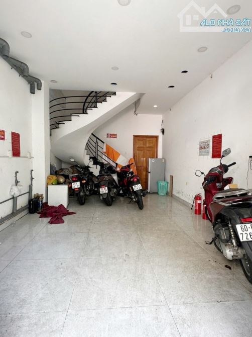 🔥NGUYỄN GIA TRÍ D2🔥P.25 BÌNH THẠNH - HẺM XE HƠI - 5 TẦNG 56M2 - THU 45 TR/THÁNG - 10,5TỶ