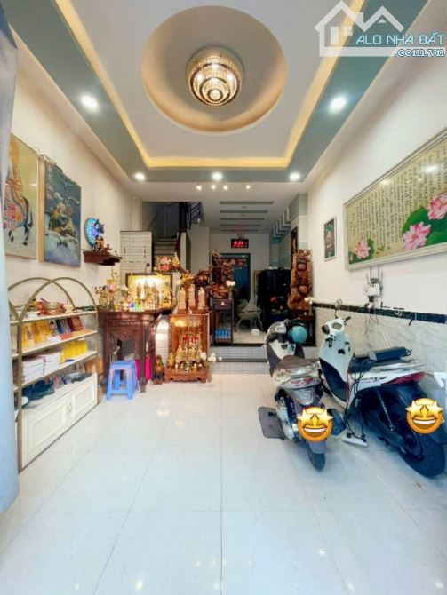 Bán nhà đường 4m, Xóm Chiếu, P14. Q4. 4m x 15m, 60m2, 4 lầu, chỉ 6,2 tỷ!
