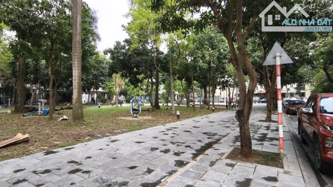 Biệt thự SÀI ĐỒNG - rộng 140m 4tầng MT 7,5m - vỉa hè cây xanh mướt - chỉ 33tỷ