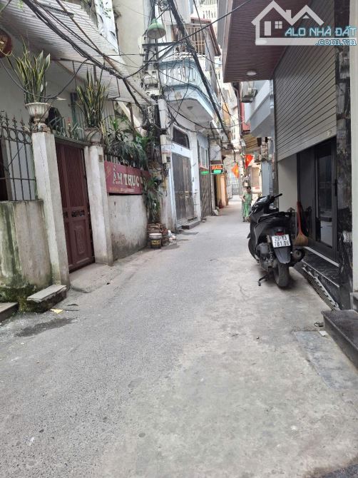 Cần bán nhà Phố Cầu Đơ 4 Hà Đông diện tích 40m2x 3 tầng mặt tiền 3,5m giá 8,6 tỷ