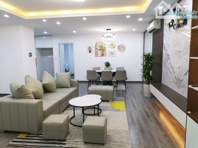 CĂN GÓC 3 NGỦ CHUNG CƯ 17T1 SỐ 1 NGUYỄN HUY TƯỞNG THANH XUÂN 128m 8.9 TỶ FULL NỘI THẤT