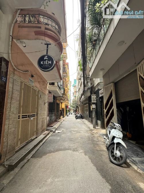 BÁN TOÀ CCMN PHỐ YÊN LÃNG ĐỐNG ĐA 28 TỶ DT80M2 MT6.5M 8T THANGMÁY Ô TÔ TRÁNH KINH DOANH VP