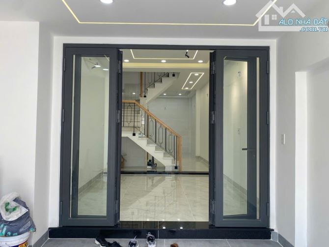 Bán nhà 4 tầng MT Lê Quang Định –Nơ Trang Long, DTSD 200m2, 16 tỷ