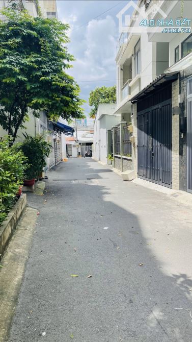HXH vào nhà Quang Trung P.11 Gò Vấp 5 tầng 60m2 giá 8.5 tỷ