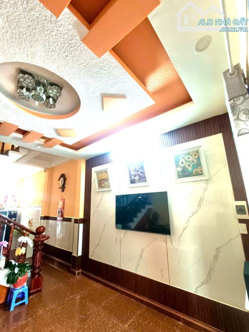 NHÀ TRUNG TÂM P6 ĐÀ LẠT – SỔ RIÊNG HOÀN CÔNG – 3 TẦNG 4PN – Ô TÔ TẬN NƠI – GIÁ TỐT 6.2 TỶ