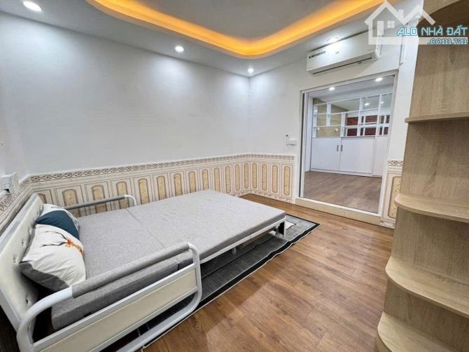 Tập thể trung tâm Ba Đình💥3 Ngủ💥65m2💥Oto đỗ chân cầu thang💥Nhà đẹp Ở Luôn💥5.xTỷ