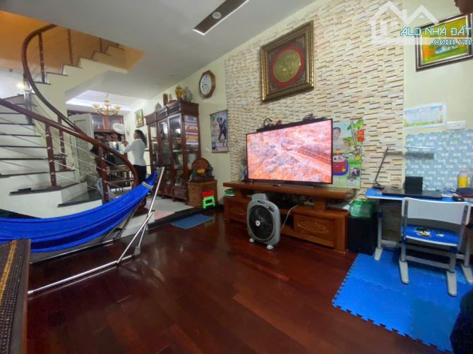 BÁN NHÀ MIẾU ĐẦM LÔ GÓC CỰC HIẾM RỘNG MÊNH MÔNG CHỈ NHỈNH 8 TY