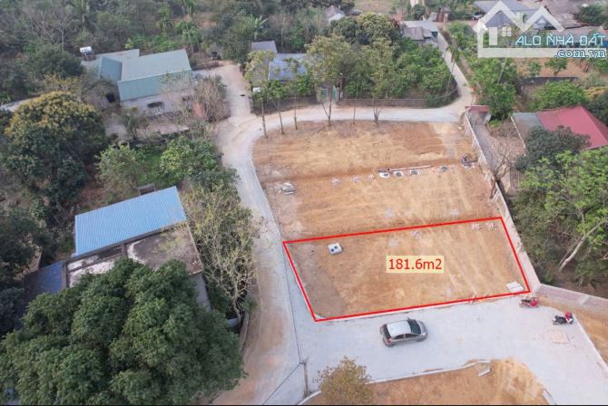 BÁN GẤP LÔ GÓC CÓ DT 181m2 VỊ TRÍ CỰC ĐẸP NGAY SÁT LEGACY HILL GIÁ RẺ CHỈ 1,X TỶ