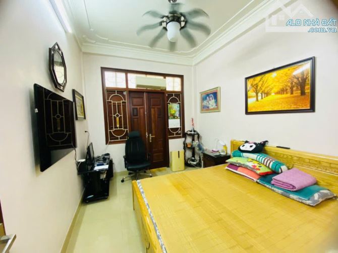 Kim giang - 39m mt 3,2m 5 tầng ngõ 3m Chỉ 8,6 tỷ - 11
