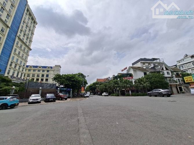 BÁN NHÀ DÂN XÂY 6 TẦNG THANG MÁY – 78m2- MT: 4,5M, GIÁ 21 TỶ- NGÕ Ô TÔ – CÁCH PHỐ HOÀNG N - 11