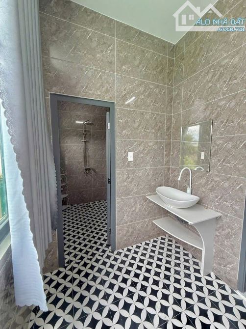 Nhà lầu mới xây dựng gần quảng trường Mỹ Tho, Tiền Giang - 11