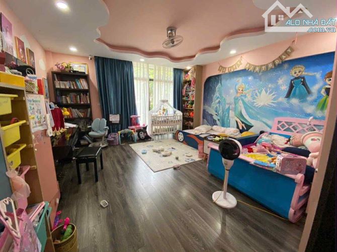 Mặt phố Đức Giang, Bình Minhgarden, 95X5T, Phân lô, vỉa hè, Thang Máy, KD, giá cực tốt 27 - 11