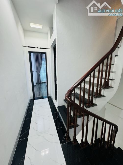Bán nhà dân xây Ngọc Thụy 36m2, 4 tầng, 4 phòng ngủ, ô tô 7 chỗ đỗ cửa, 7tỷ hơn - 1