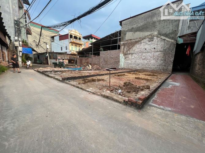 Cắt lỗ lô duy nhất diện tích 244 m mặt tiền 10 m đất vuông  giá chỉ 20 tr 1 m2  Đường xe - 1