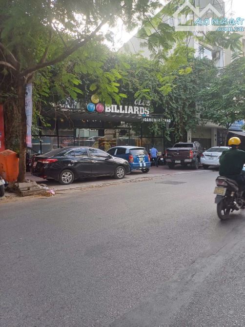 Mặt đường Hoàng Minh Thảo - 83m2 - ngang 4,4m - sau giáp ngõ thoáng - 2 tầng - giá 10,5 tỷ - 1