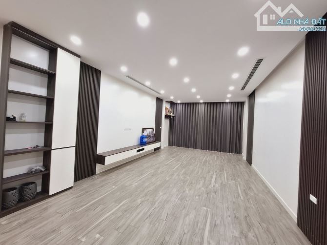 Nhà đẹp 4 tầng, 69m, ô tô chánh, KĐT Văn Quán, gần hồ Văn Quán - 1