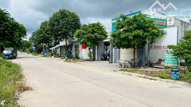 Chính chủ bán nhanh lô đất 300m2 đường chợ thông dài - 1