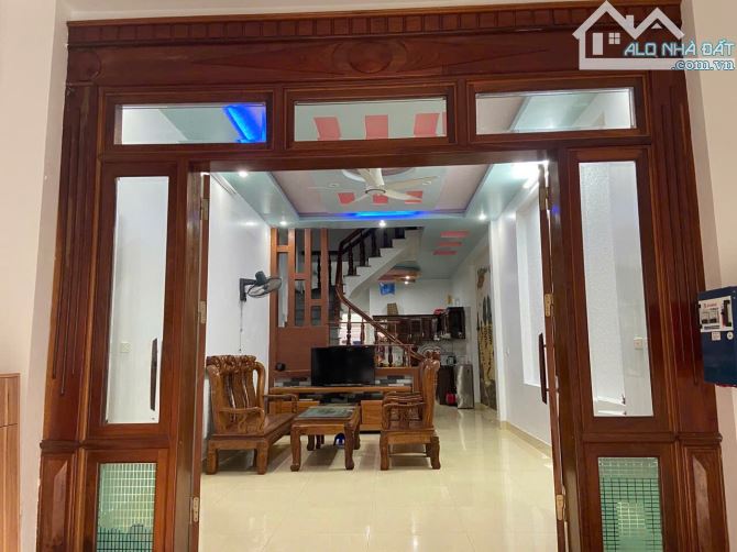 BÁN NHÀ 3 TẦNG KIÊN CỐ - SỔ ĐỎ CHÍNH CHỦ - 1