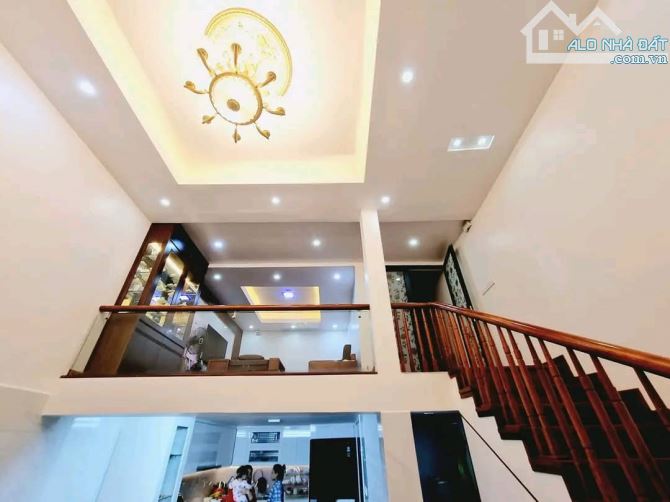 Bán nhà Nguyễn Trãi Hà Đông, 50m x 4T, 4 PN, cách 1 nhà ra mặt phố, giá đầu tư - 1