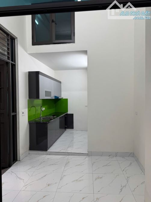 Bán nhà 2,5 tầng ngõ đường Hoàng Văn Thụ - 1