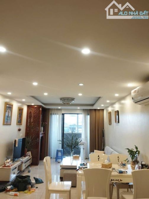 Bán Chung Cư Cao Cấp Tân Hoàng Minh Hoàng Cầu cả toà 1 căn duy nhất bán - 1