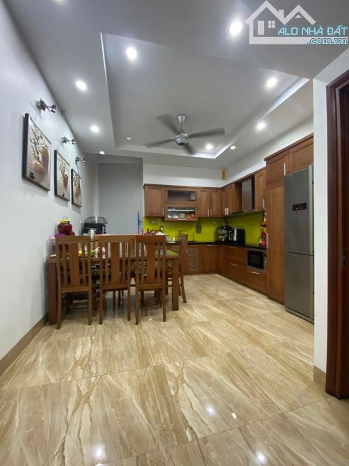 💥 NHÀ ĐẸP MỄ TRÌ - Ô TÔ ĐỖ CỔNG - NỘI THẤT GỖ LIM-55m² x 5 tầng | MT 4m | Giá: 12 tỷ - 1