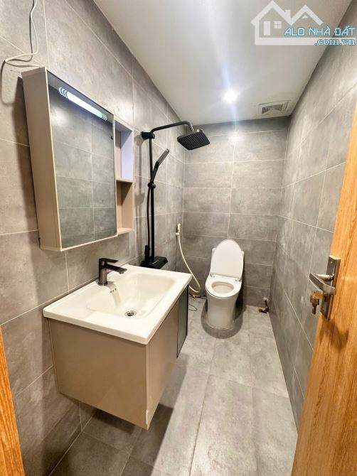Bán tập thể tầng 2 Nguyễn Trãi, 60m, 3 ngủ, full đồ, cực thoáng, sổ riêng, chỉ hơn 2 tỷ - 1