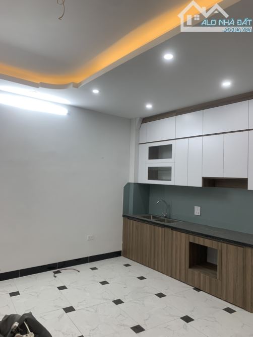 Cạnh vành đai 3.5 - Kim Hoàng - Vân Canh - Ô tô đỗ cổng - 1