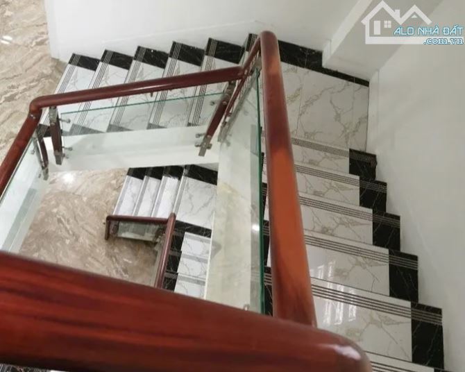 Căn Góc MT Lý Nam Đế, Q11 – 56m² (4x14m), 4 Tầng, Dòng Tiền 300TR/Năm – Chỉ 15.5 Tỷ! - 1