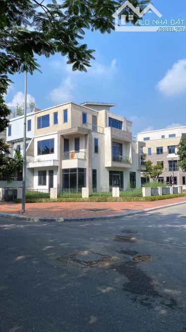 Bán Biệt Thự Liền Kề 132m2, 2 mặt tiền 6m, cực thoáng mát. Đường trước nhà 13m, có vỉa hè, - 1