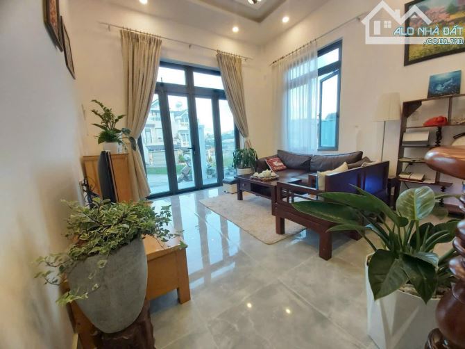 🏡Chỉ hơn 4 Tỷ Bán Nhà Phố hẽm xe hơi đường Nguyễn Đình Quân, P5 . DT: 71m2 (4.6x16m) - 1