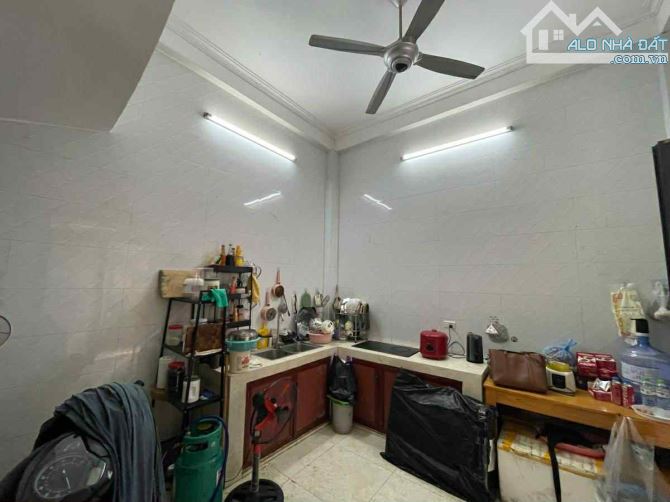 Chỉ 1.95 tỷ có nhà 4 tầng ở luôn, 12m, 20m ô tô tránh, dân xây chắc chắn - 1