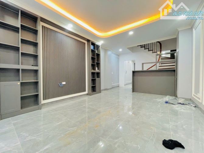 Cho thuê nhà riêng đường Hoàng Quốc Việt ( Cầu Giấy ) – DT 90m2 – 4 tầng – Ngõ oto tránh. - 1