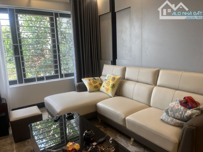Nhà 6 tầng mới Giang Biên, Việt Hưng, full nội thất xịn xò, ô tô cách 10m, 32m, hơn 5 tỷ - 1