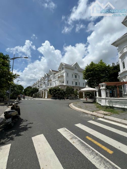BÁN BIỆT THỰ ĐƠN LẬP 2MT ĐƯỜNG SỐ 8 City Land - DT: 15x20m, CN: 300m2, H+4T - 80 tỷ TL - 1