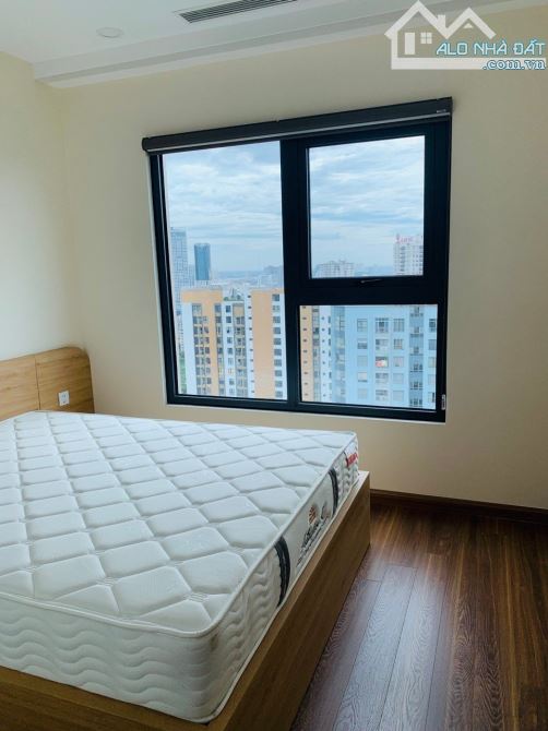 Cho thuê gấp căn 128m2 3pn, đủ đồ đẹp tại Sky Park - 03 Tôn Thất Thuyết, view hồ rất đẹp - 1