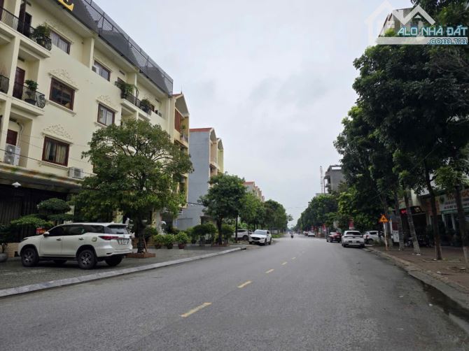 BÁN NHANH LÔ SIÊU VIP TTTP BẮC NINH. DT 72M2 MẶT 4M - 1
