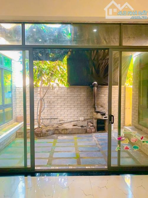 Bán nhà mái thái đẹp trung tâm TP Bà Rịa ngang đến 8.5m 5 phòng ngủ giá thương lượng - 1